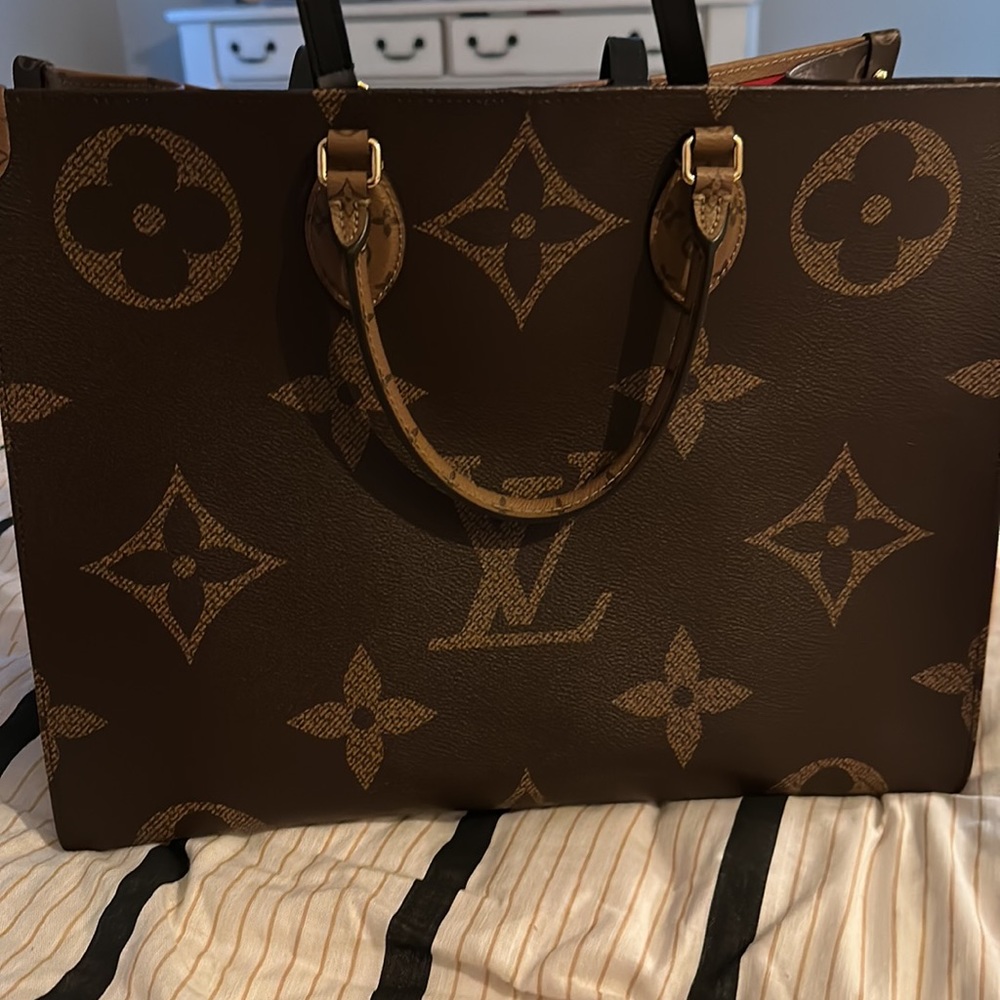 Authentic Louis Vuitton will ship with box and store bag - Picture 3 of 15